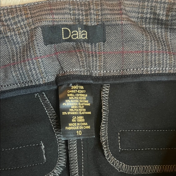 NWT Elegant Women's Gray Plaid Stretch Pull On Trousers sz 10 - Picture 7 of 11